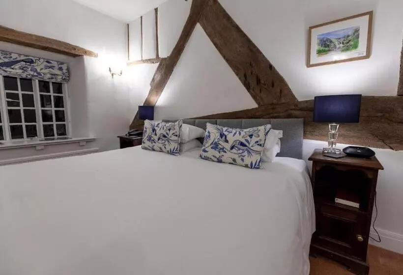 בית מלון כפרי The West Arms