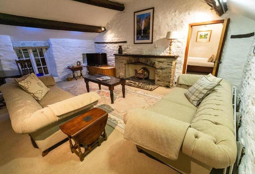 Hotelli The West Arms