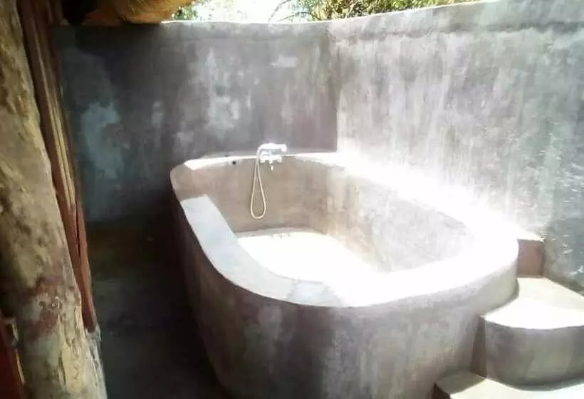 هتل Mophy  Budget  Safari  Lagoon  Camp