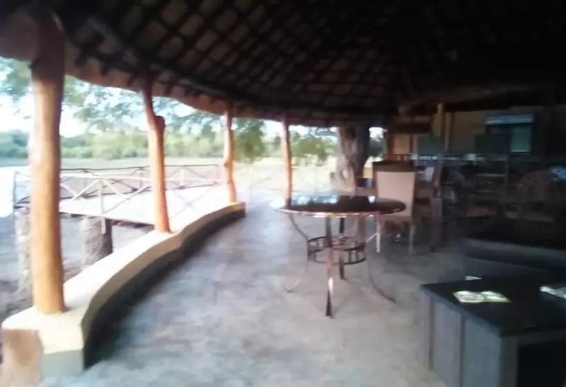 هتل Mophy  Budget  Safari  Lagoon  Camp