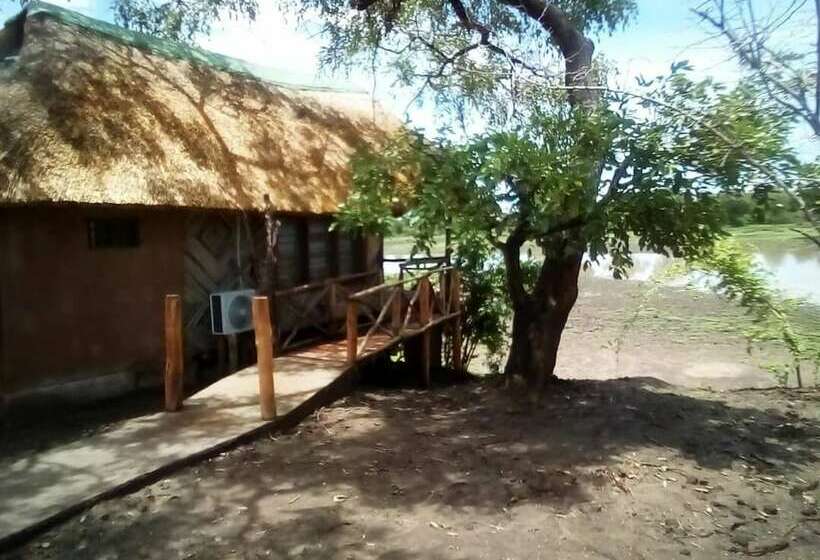 Отель Mophy  Budget  Safari  Lagoon  Camp