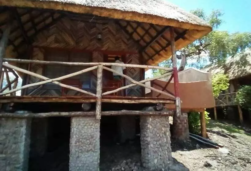 هتل Mophy  Budget  Safari  Lagoon  Camp