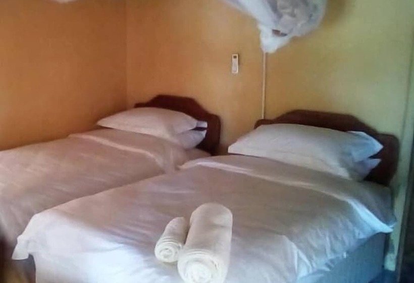 Отель Mophy  Budget  Safari  Lagoon  Camp