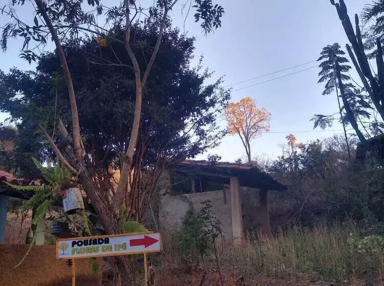 Hotelli Pousada Flores De Ipê