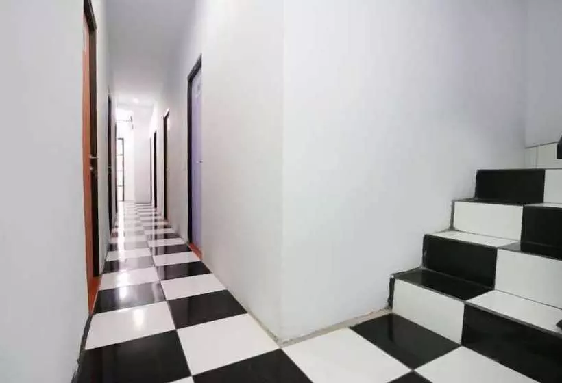 Retkeilymaja Kamar Keluarga Bandara Ii Syariah