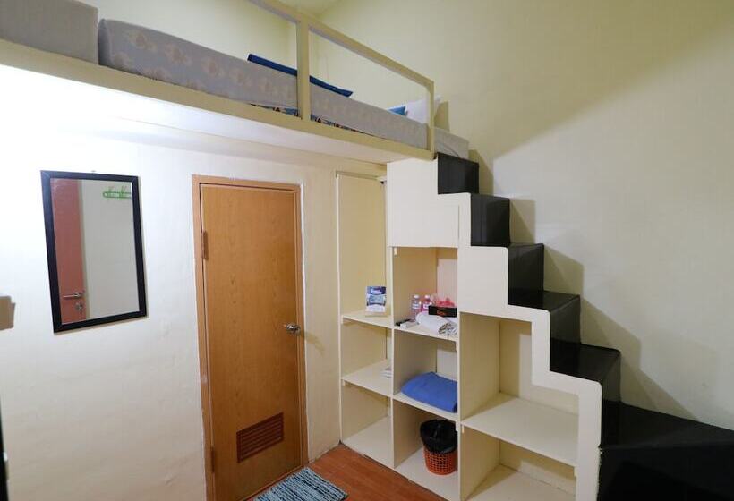 호스텔 Kamar Keluarga Bandara Ii Syariah