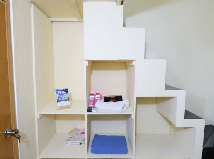 호스텔 Kamar Keluarga Bandara Ii Syariah