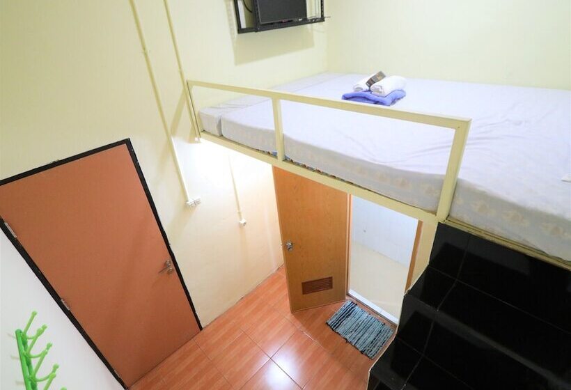 호스텔 Kamar Keluarga Bandara Ii Syariah