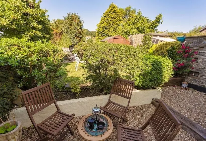 Braunton Magnolia Cottage 3 Bedrooms