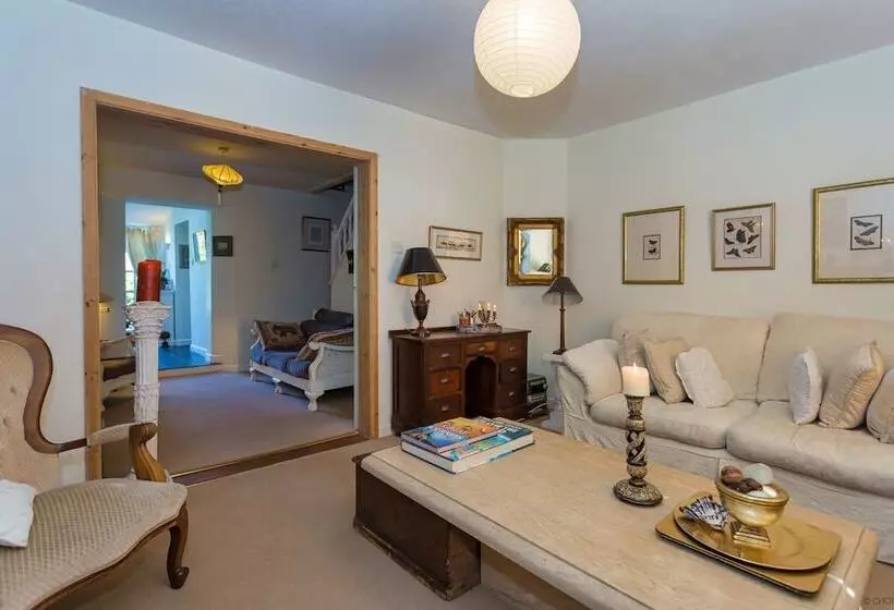 Braunton Magnolia Cottage 3 Bedrooms