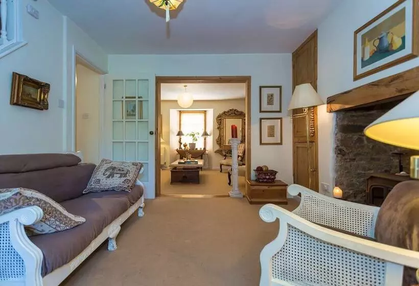 Braunton Magnolia Cottage 3 Bedrooms