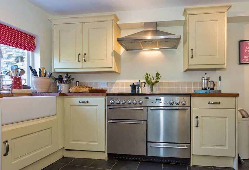 Braunton Magnolia Cottage 3 Bedrooms