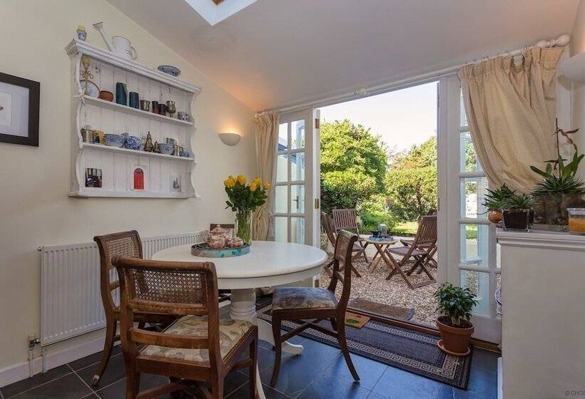 Braunton Magnolia Cottage 3 Bedrooms