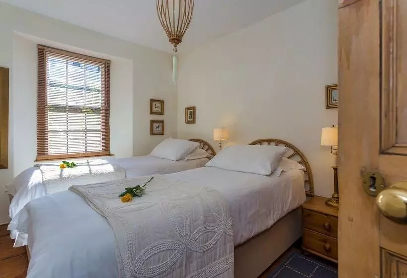 Braunton Magnolia Cottage 3 Bedrooms