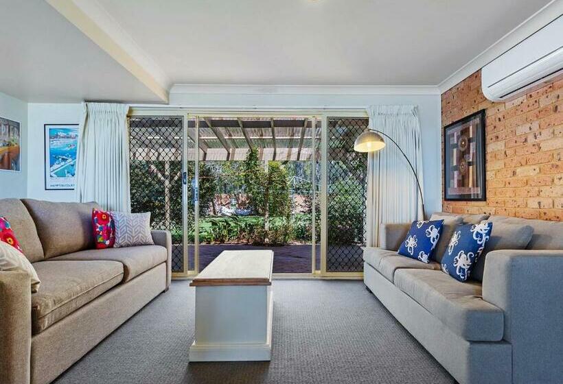 Sandranch 123 Foreshore Drive