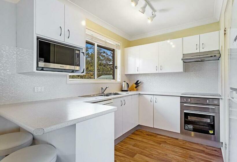 Sandranch 123 Foreshore Drive