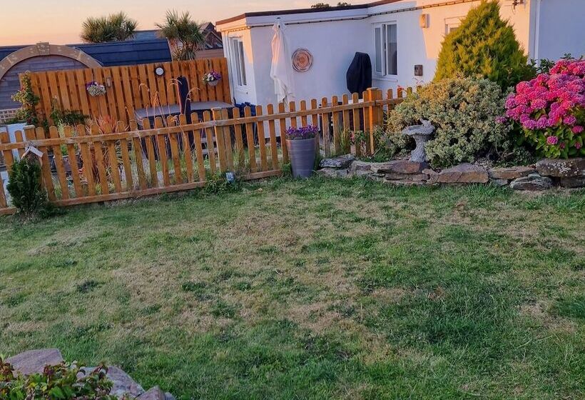 Hegarty's Cottage At Trevarrian Lodge