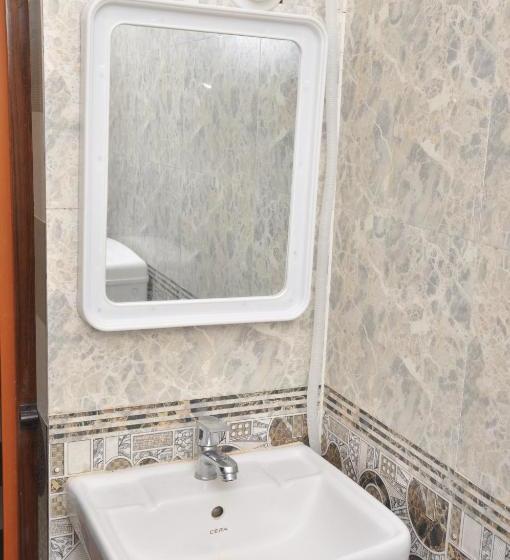 فندق Addhuri Comforts