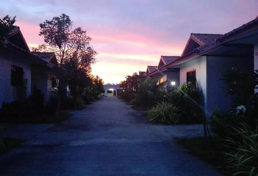 Hotelli Nangrong Garden Home