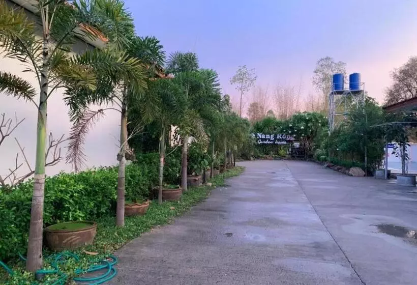 Hotelli Nangrong Garden Home