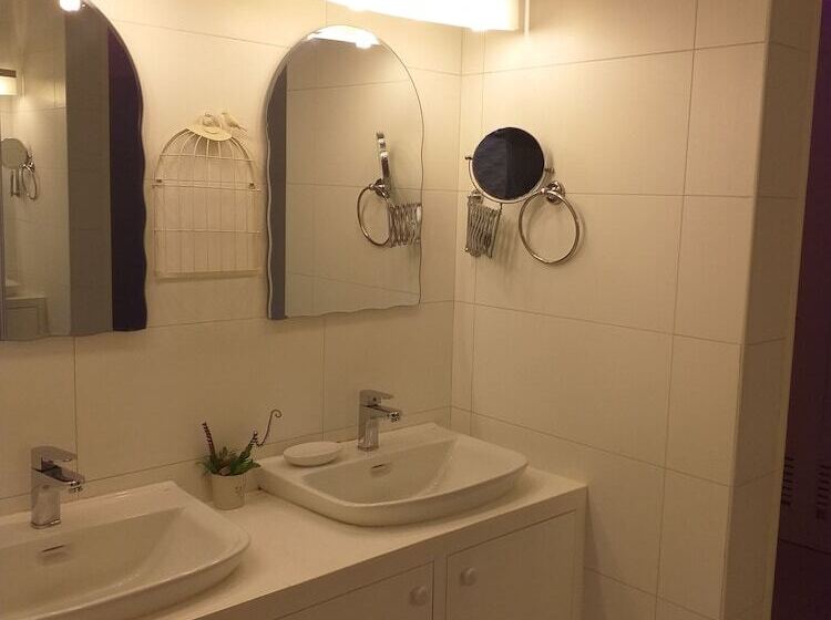 فندق Whitehouse Of The Lord Of Scents