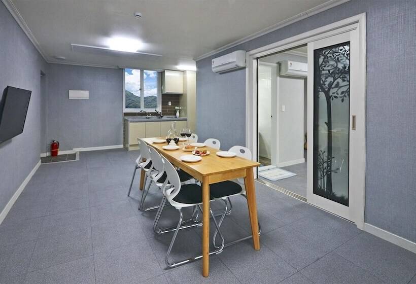 Janghohang J Story Spa Pension