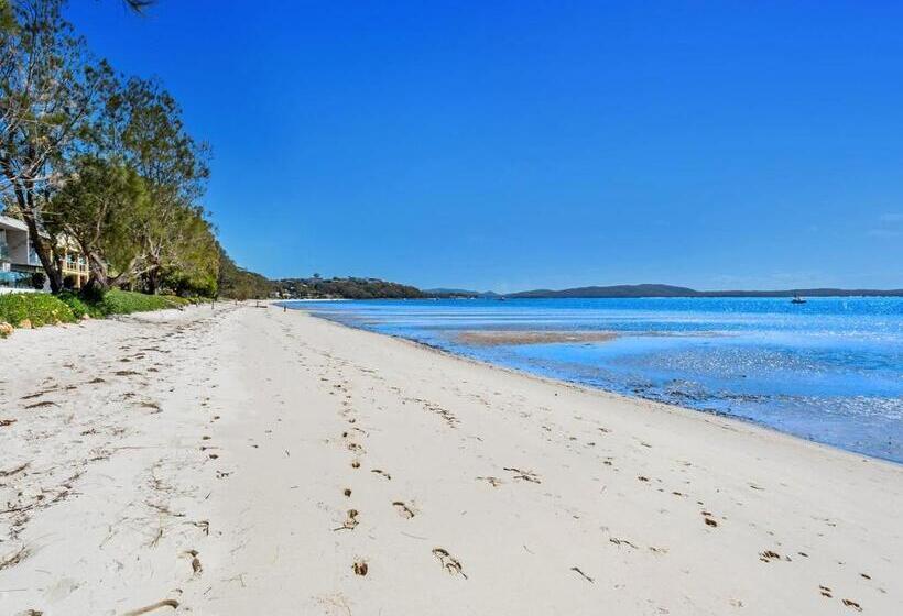 Sandranch 123 Foreshore Drive