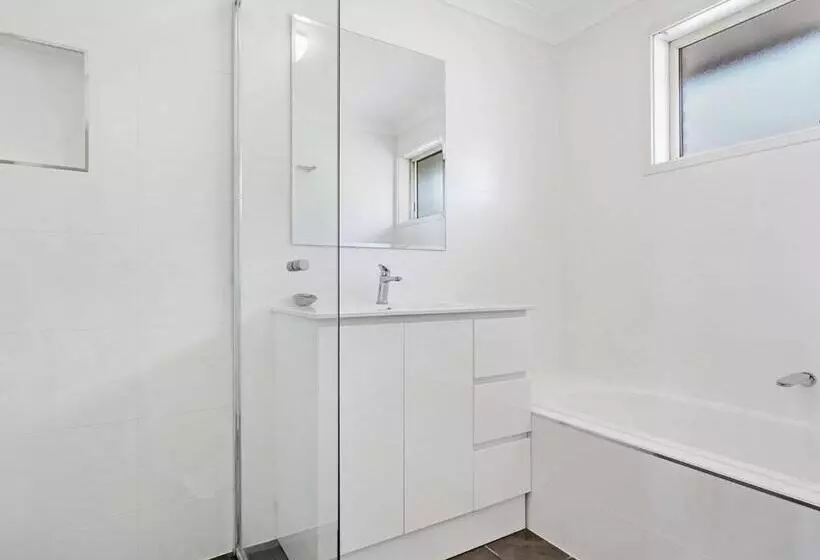 Sandranch 123 Foreshore Drive