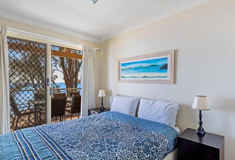 Sandranch 123 Foreshore Drive