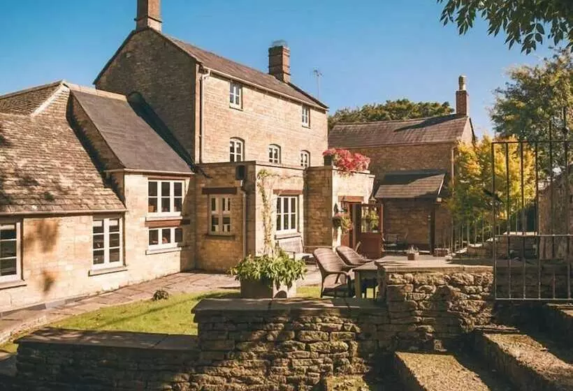 The Feathered Nest Country Inn