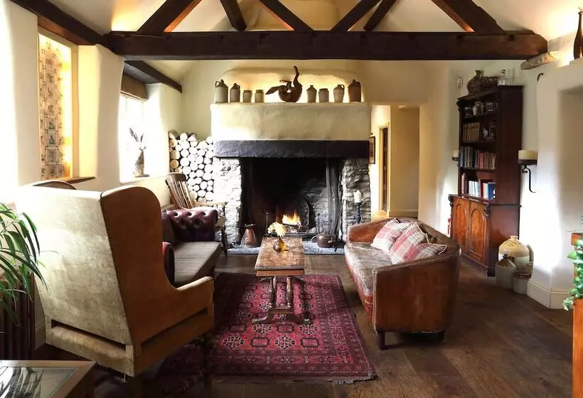 The Feathered Nest Country Inn