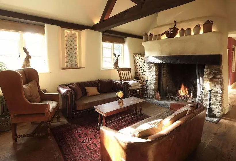 The Feathered Nest Country Inn