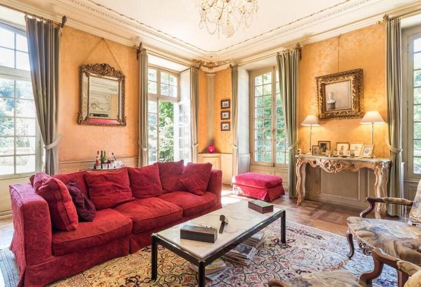 مبيت وإفطار Chateau De Mauvilly