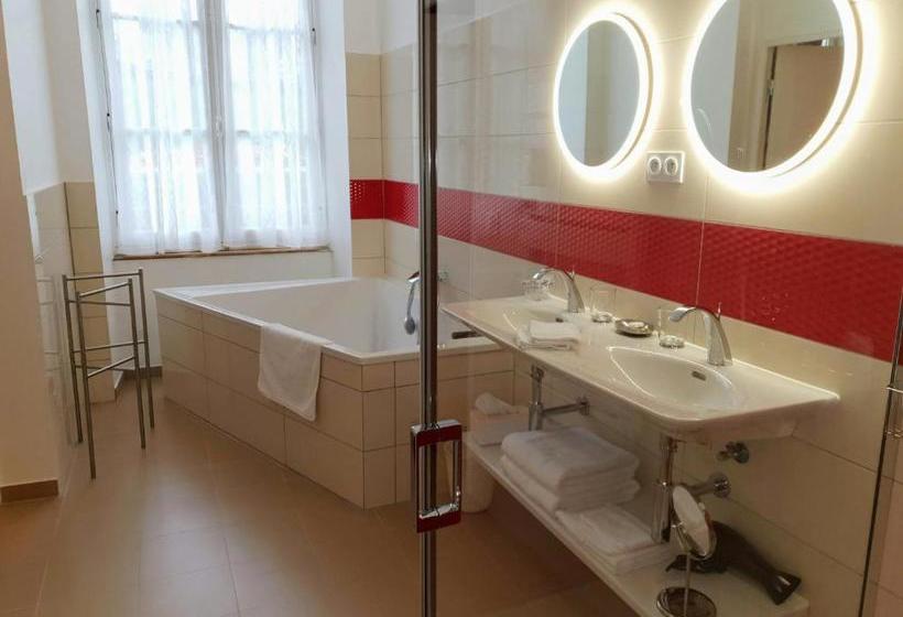 مبيت وإفطار Chateau De Mauvilly