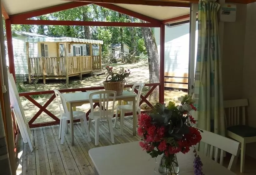 Domaine De La Colombiere  Chalets