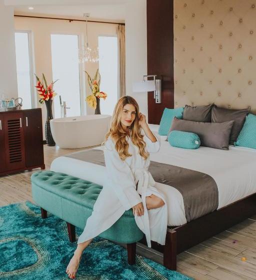 هتل Azul Paradise Bocas