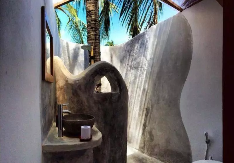 هتل Bombora Bungalows