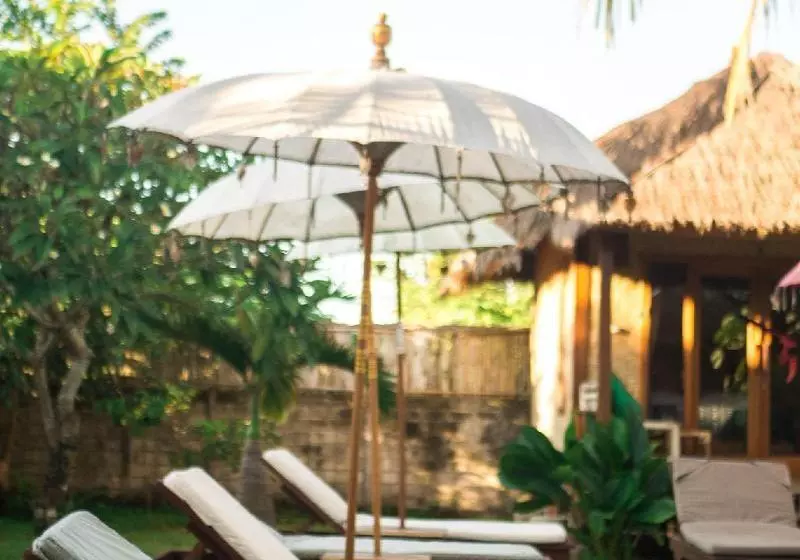 هتل Bombora Bungalows