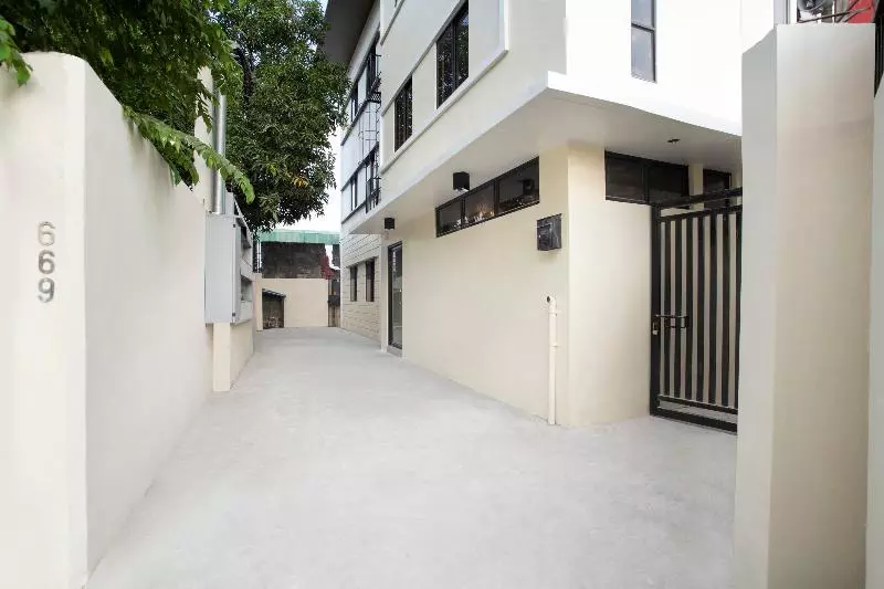 Hotelli Elti Dormitel By Bluebookers