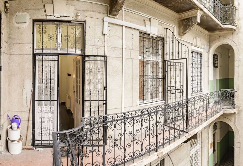 Pelicanstay In Buda Historical District