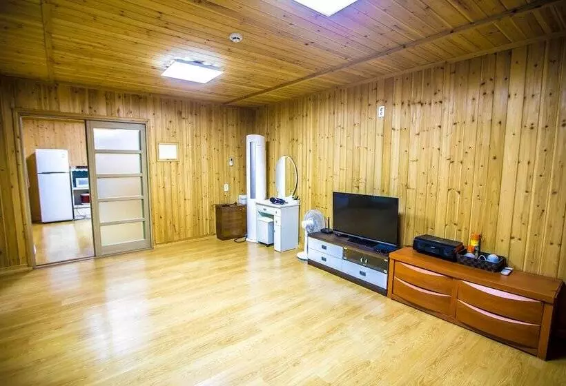 Sea And Sunset Pension