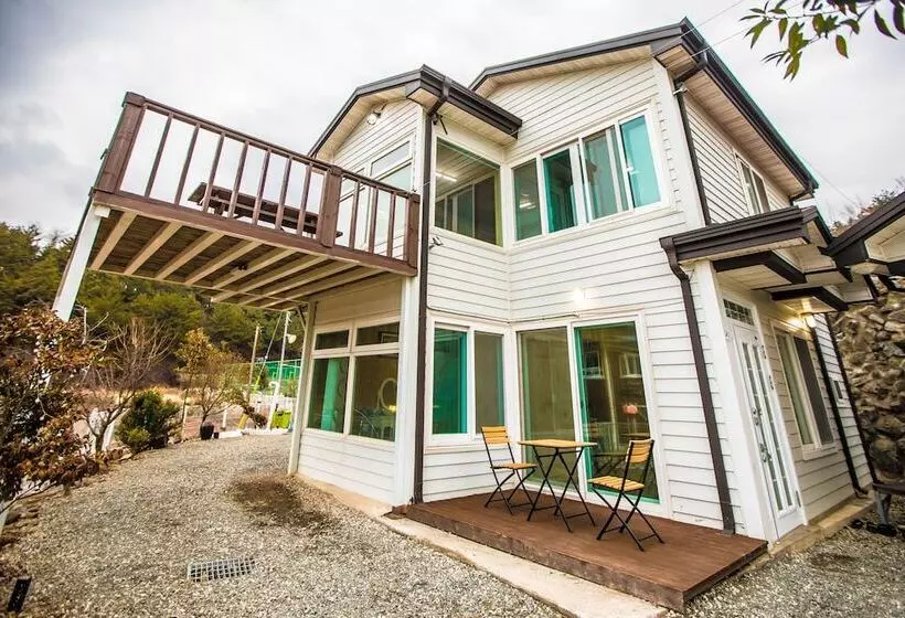 Sea And Sunset Pension