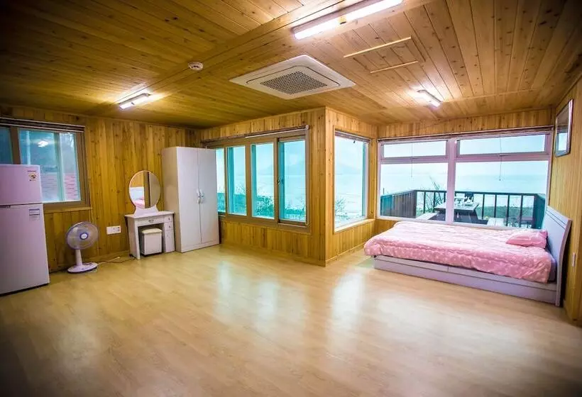 Sea And Sunset Pension