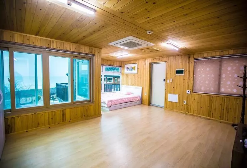 Sea And Sunset Pension