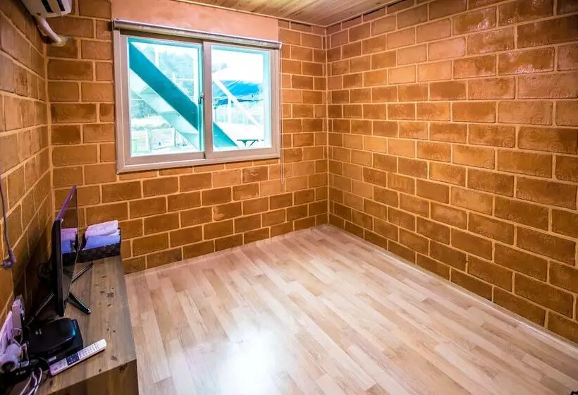 Sea And Sunset Pension