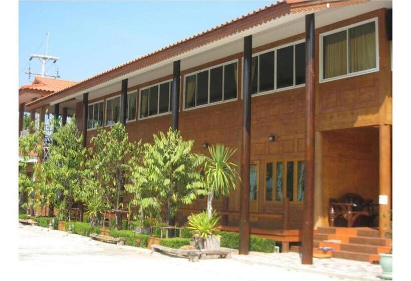 酒店 Baansuan Amphawan Resort