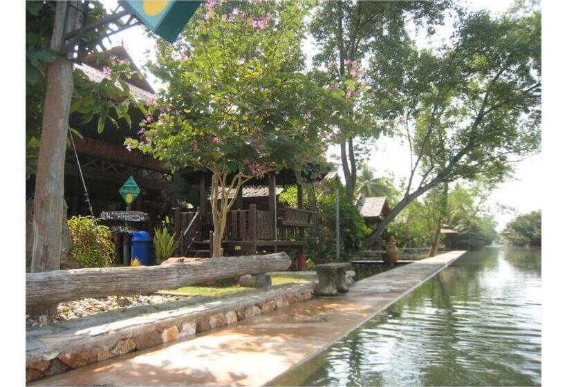 酒店 Baansuan Amphawan Resort