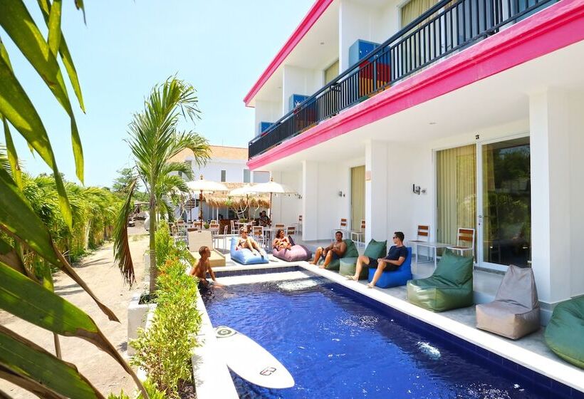 בית מלון כפרי Mondo Surf Village