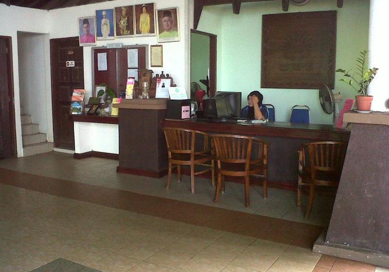 בית מלון כפרי Mayang Sari Resort Dungun