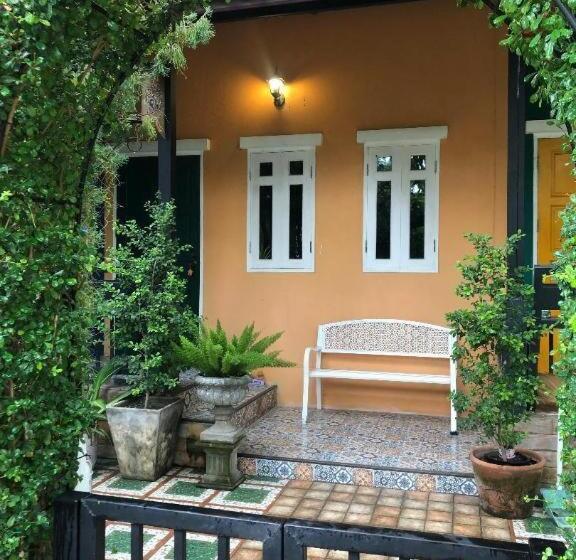 هتل The Color Resort Amphawa